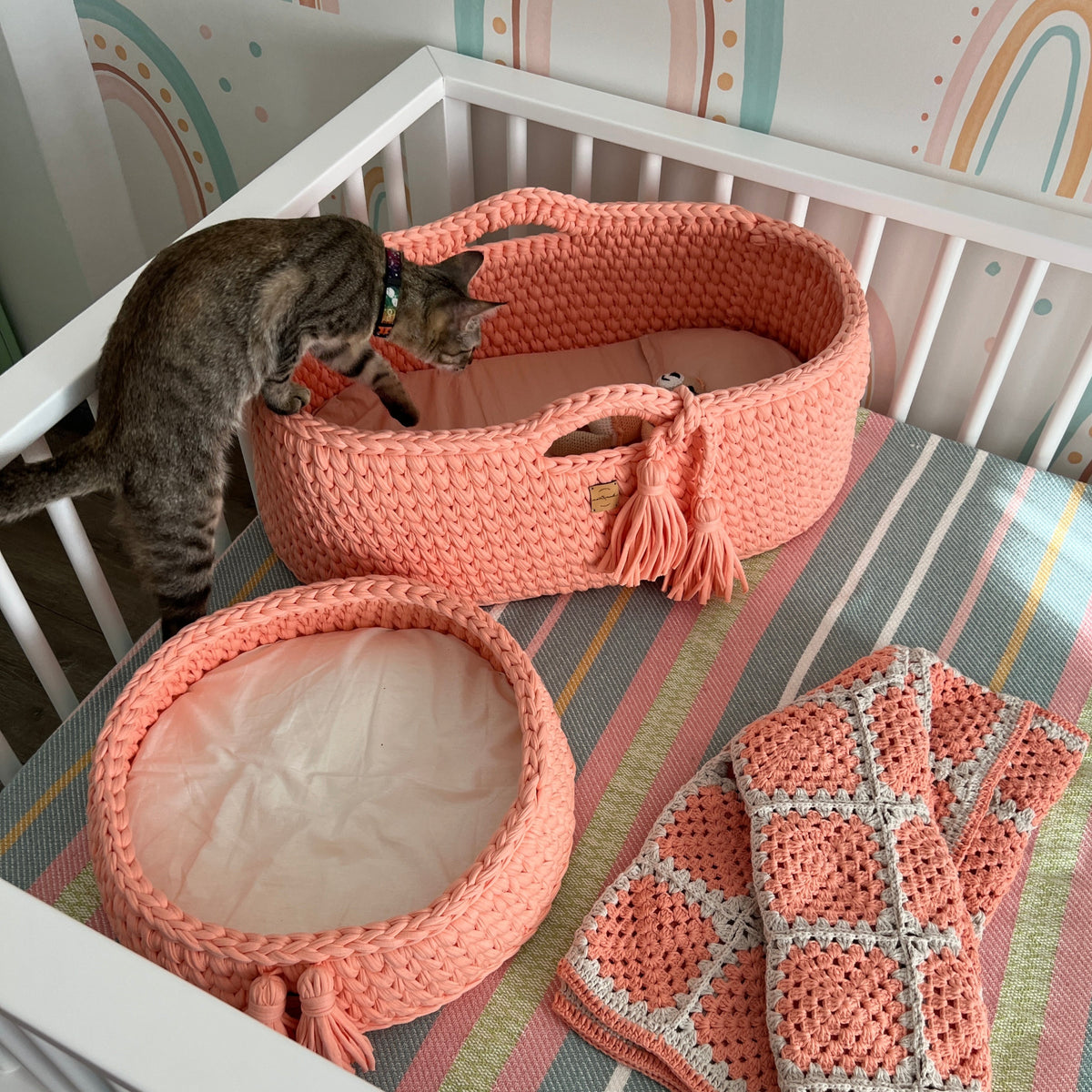 Angel Hand-knitted Pet Bed - Salmon