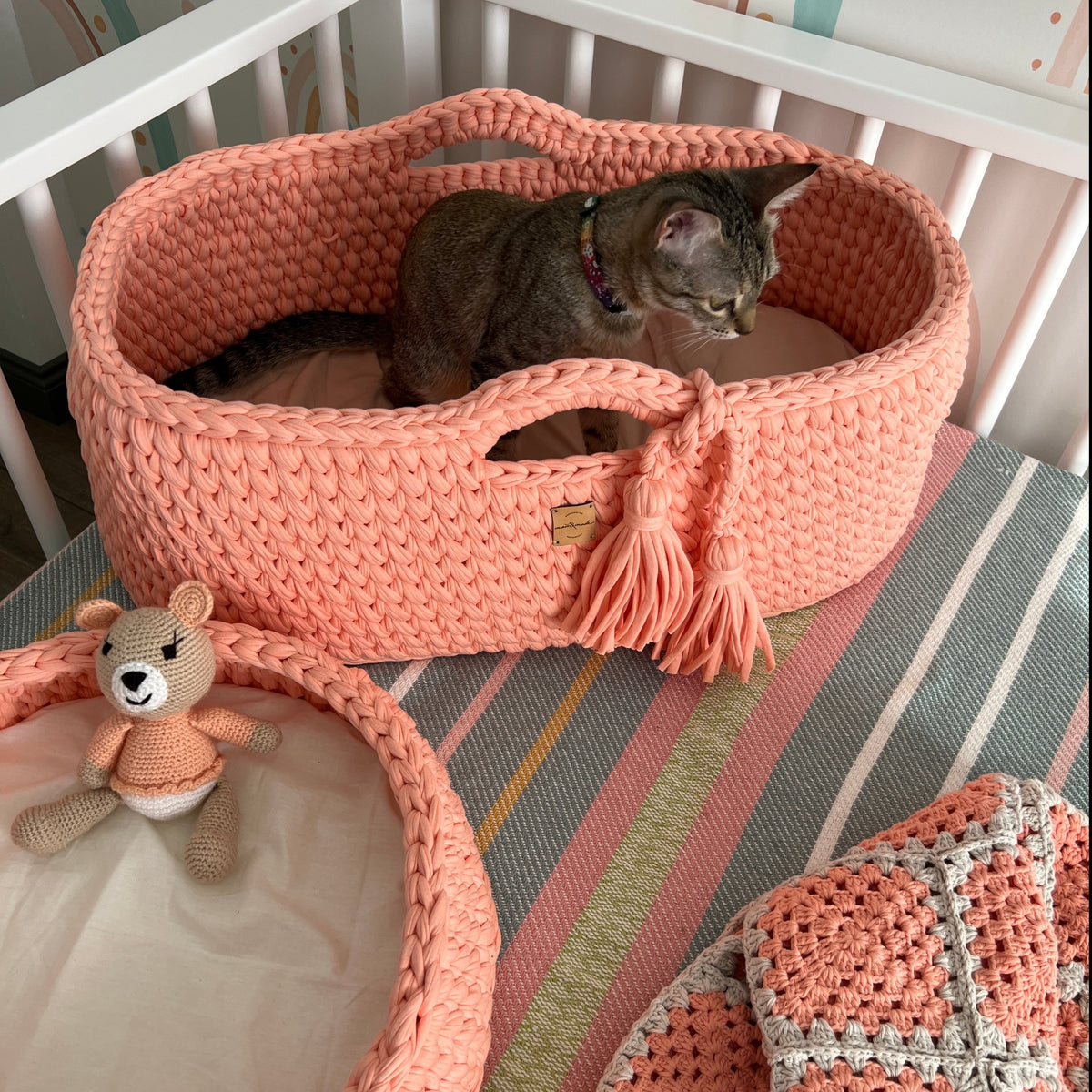 Angel Hand-knitted Pet Bed - Salmon